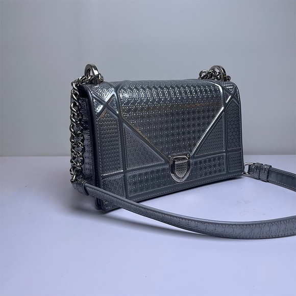 Authentic Dior Diorama - Picture 2 of 5